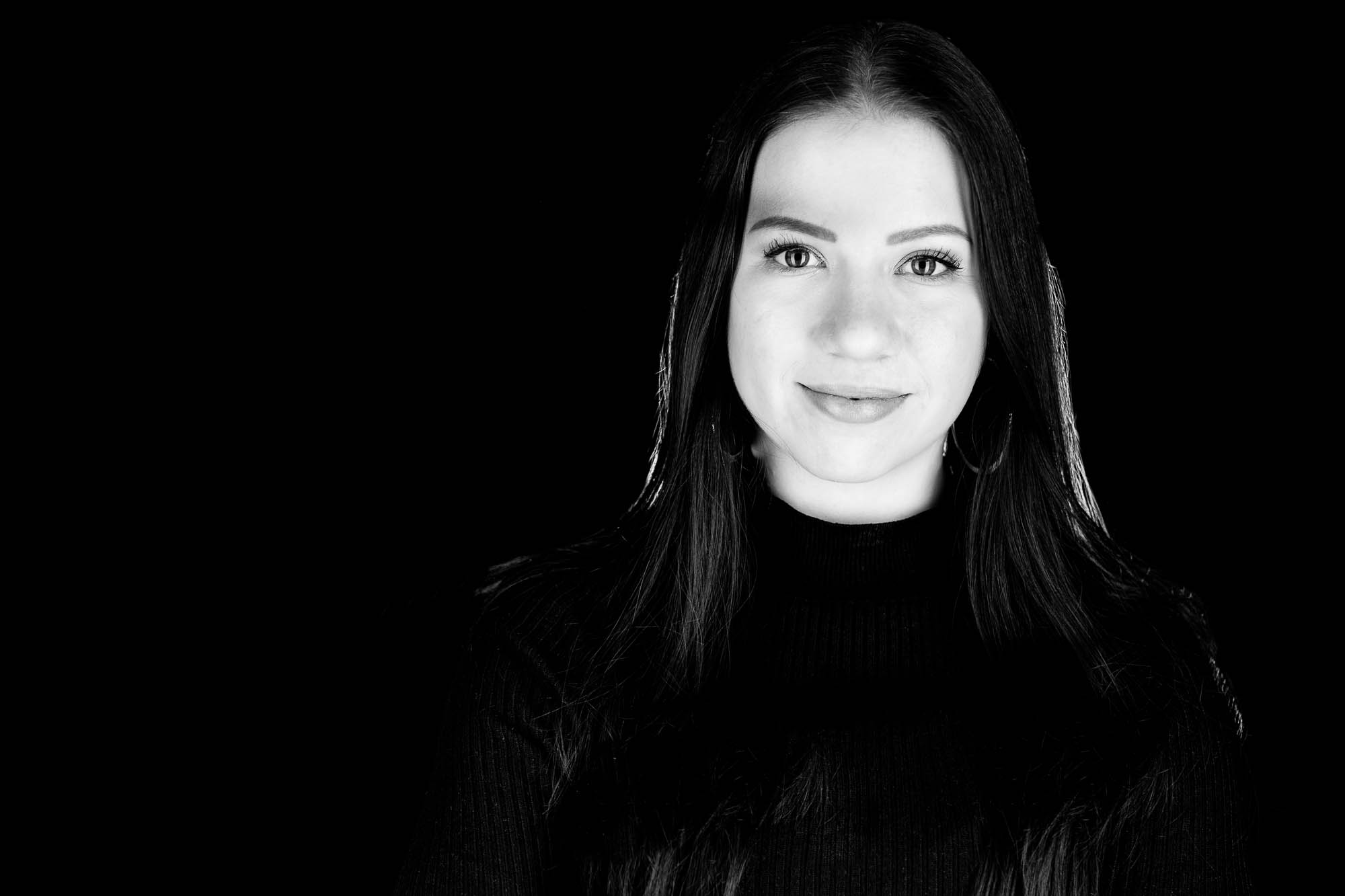 Export x3 Headshot  06567 Dez 01 2019 Bearbeitet 2 Headshots 2019  Miro Nicole Nadine